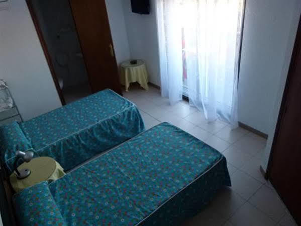 Hostal Pardo Miami Playa Exterior photo