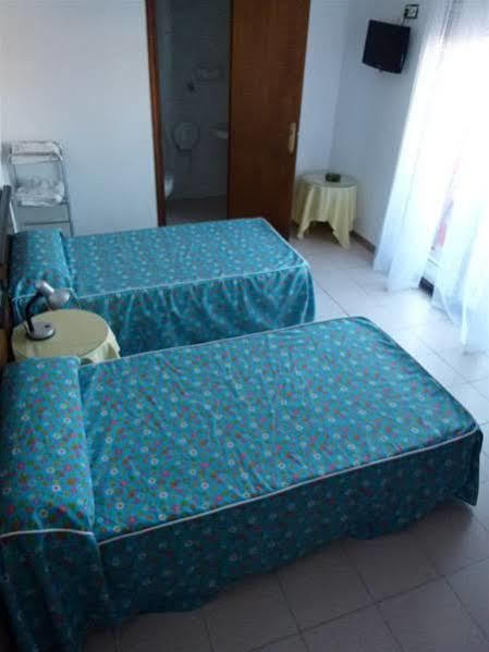 Hostal Pardo Miami Playa Exterior photo