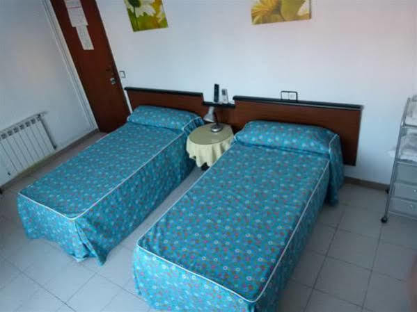 Hostal Pardo Miami Playa Exterior photo